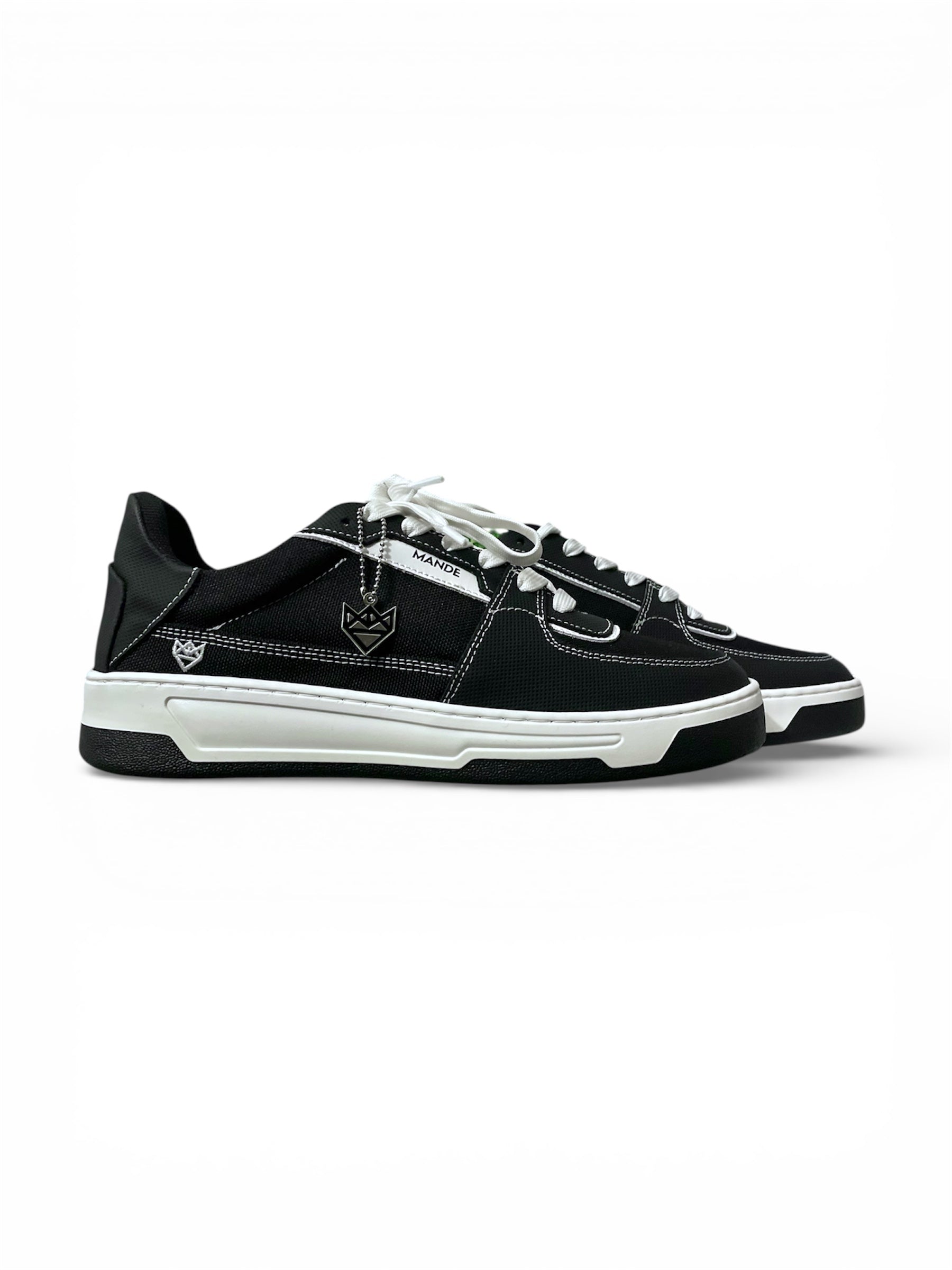 Sereno - Black & White